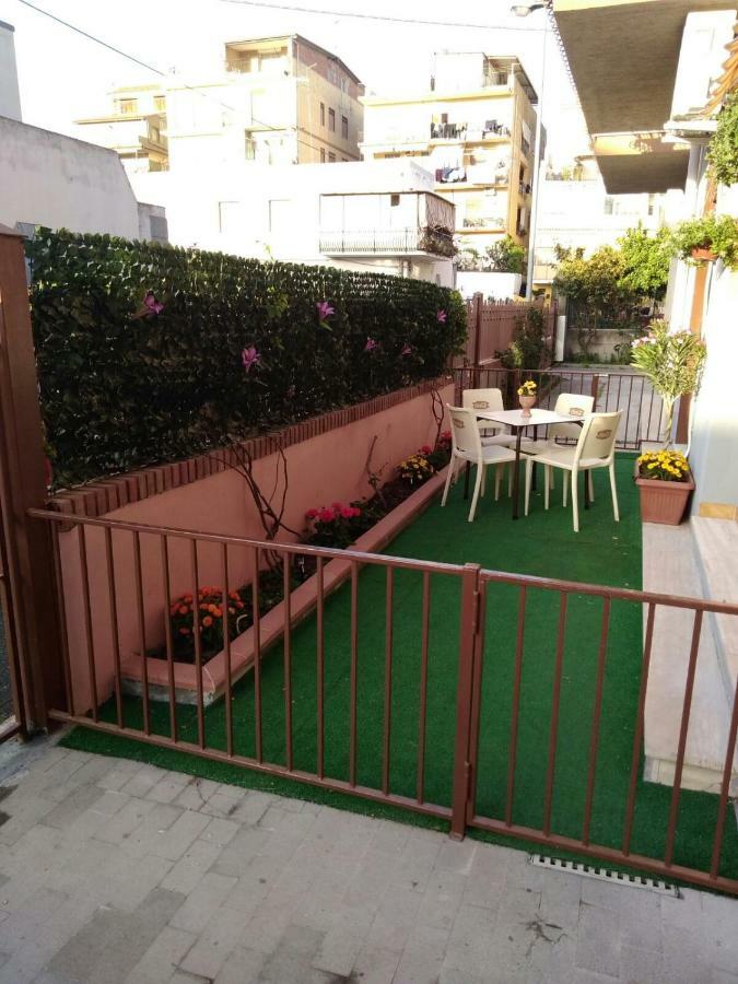 Holiday House Marlin Giardini Naxos Exterior foto